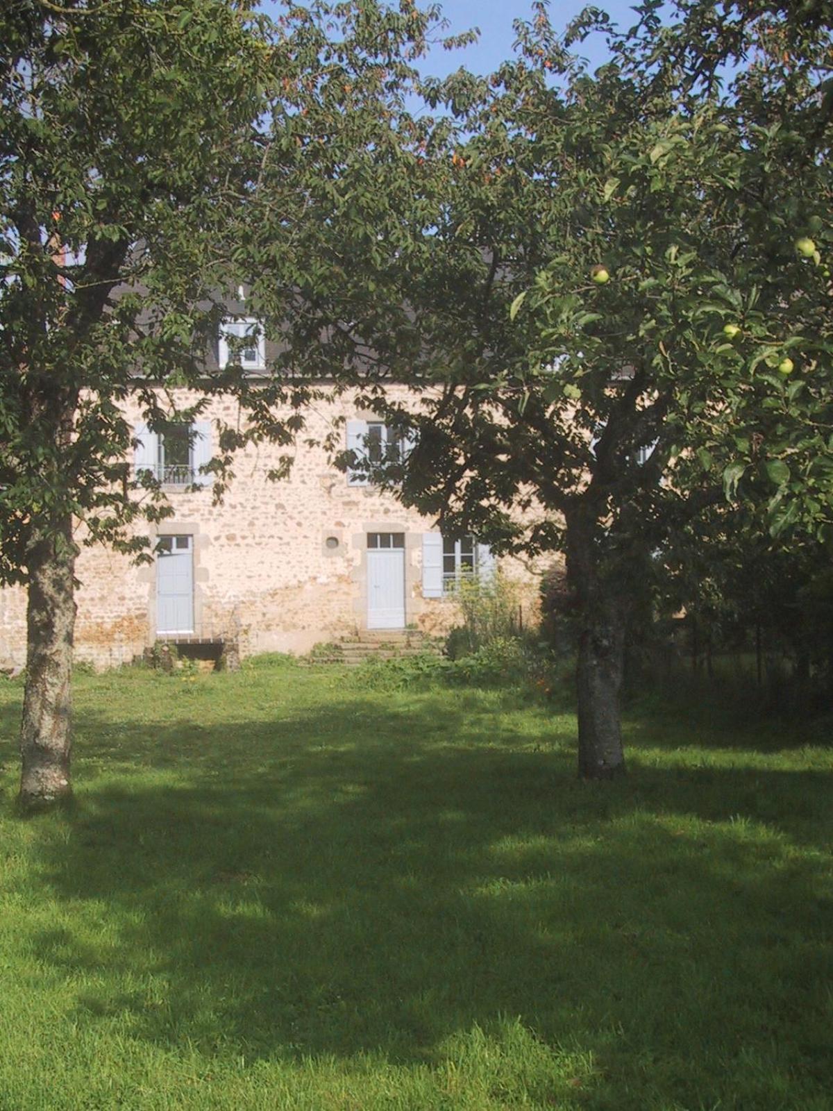 Chambres D'Hotes -B&B- La Bonneterie Montaigut-le-Blanc  Exterior photo